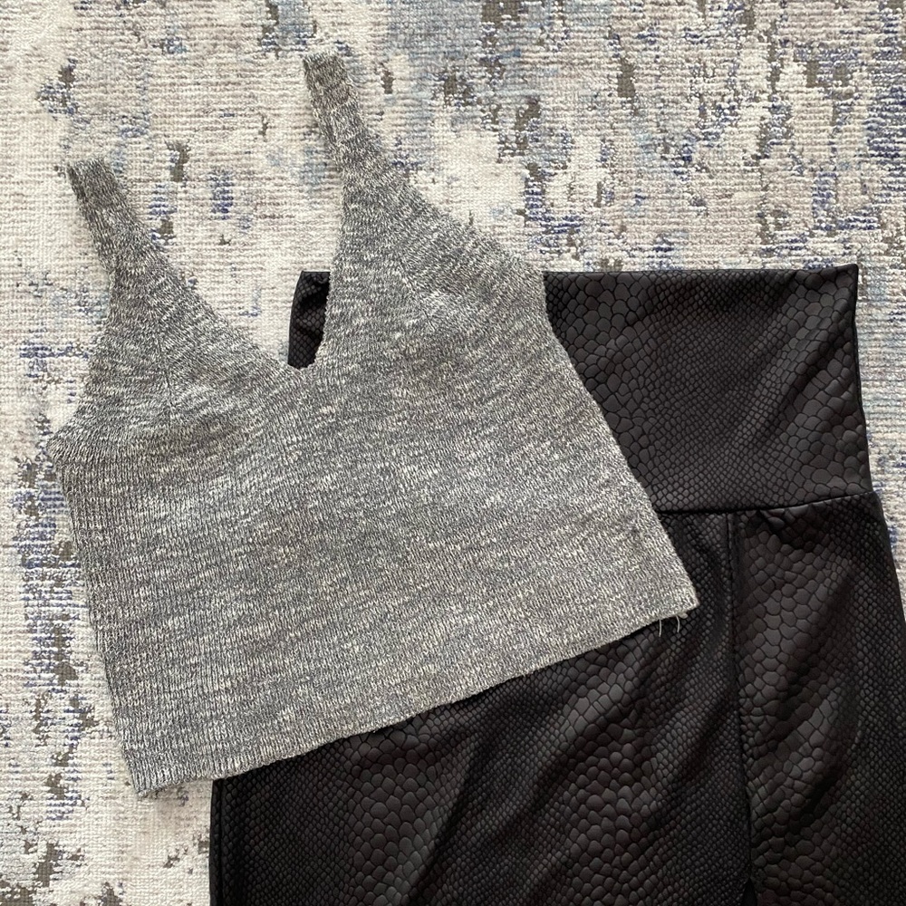 Knit Crop Top - Picture 3 of 3